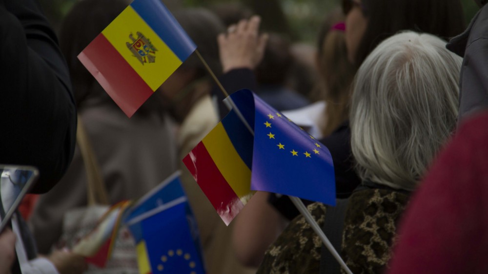 Astăzi e ULTIMA zi în care concurenții electorali pot face agitație. Ce pedepse riscă cei care încalcă legea